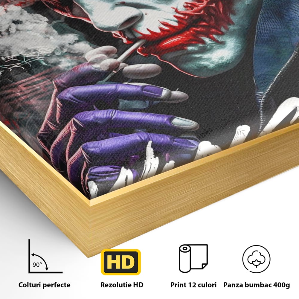 Detaliu al suprafetei: tablou canvas cu jokerul fumand, in rama de aluminiu auriu